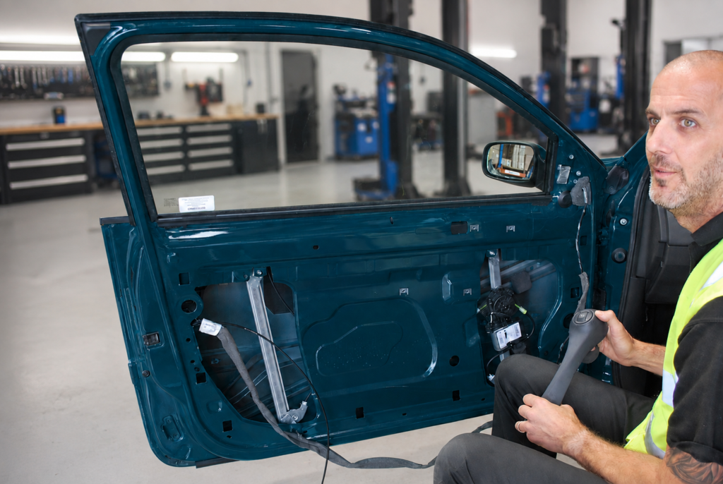 Calibrating a window lift regulator